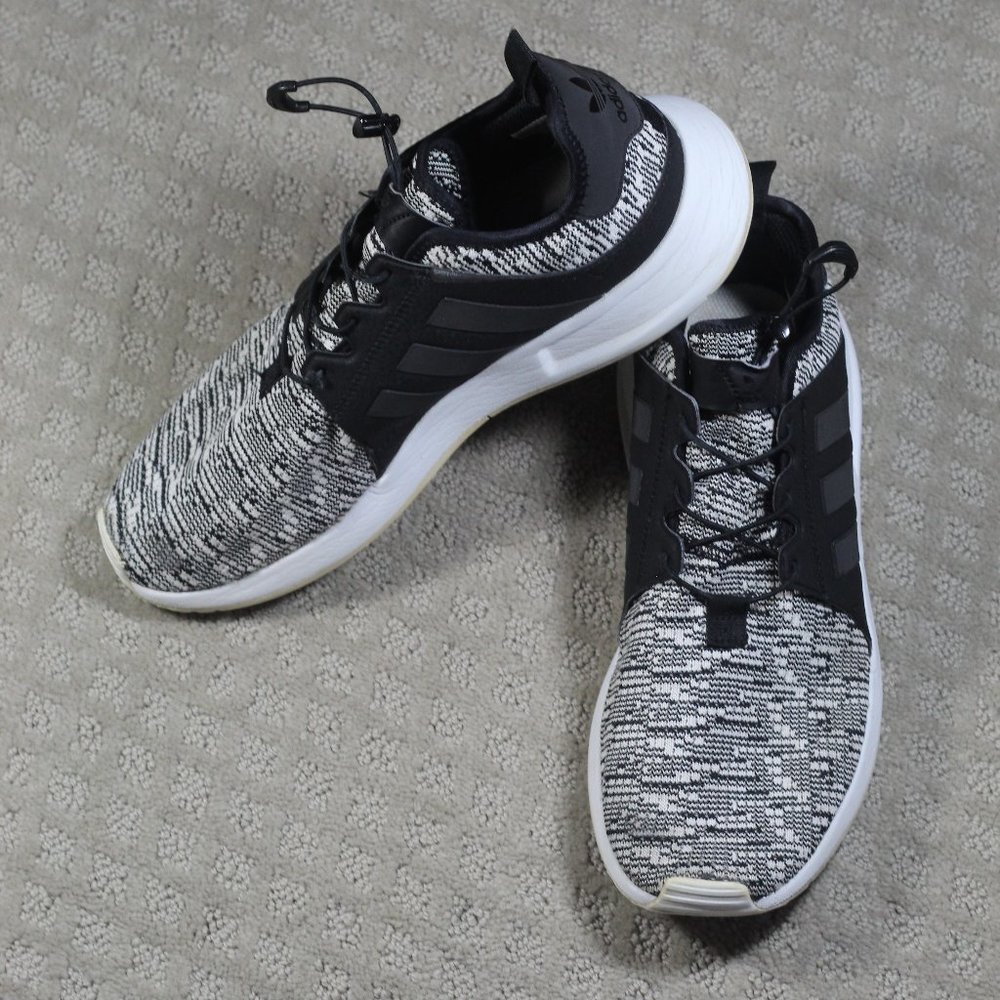 Adidas Size 9 Black and White Lace Up Athletic Sneakers